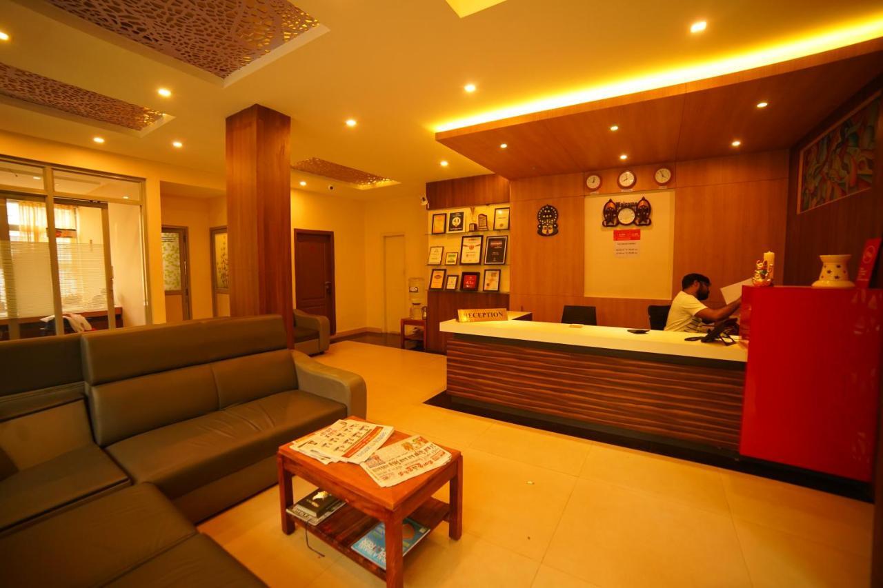 Lumino Dwellings Hotel Мунар Екстериор снимка